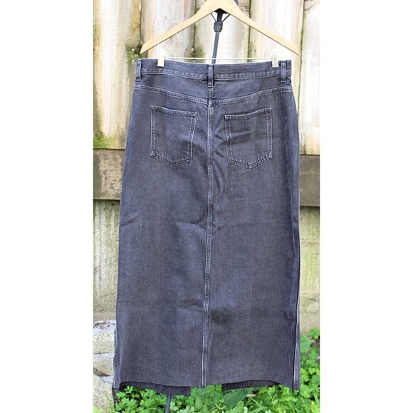 NEW - Madewell Raw Hem Denim Maxi Skirt in Heppner Wash, Washed Black, 31 - Picture 7 of 12